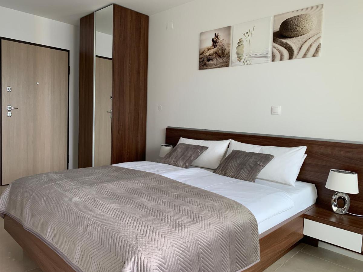 Nova Excellence Apartment Novalja Exterior photo